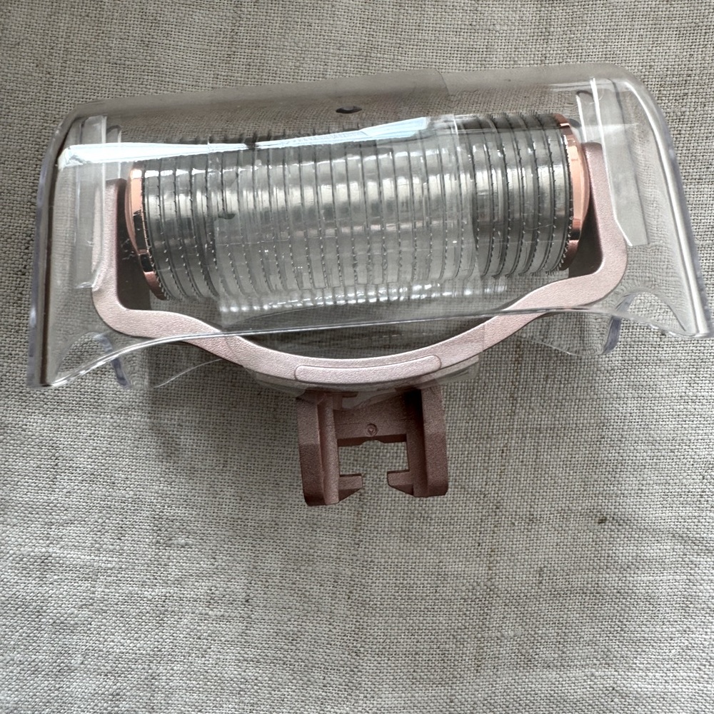 BRAND NEW- BeautyBio GloPro Body microneedle attachment. Original cost:$59+taxes